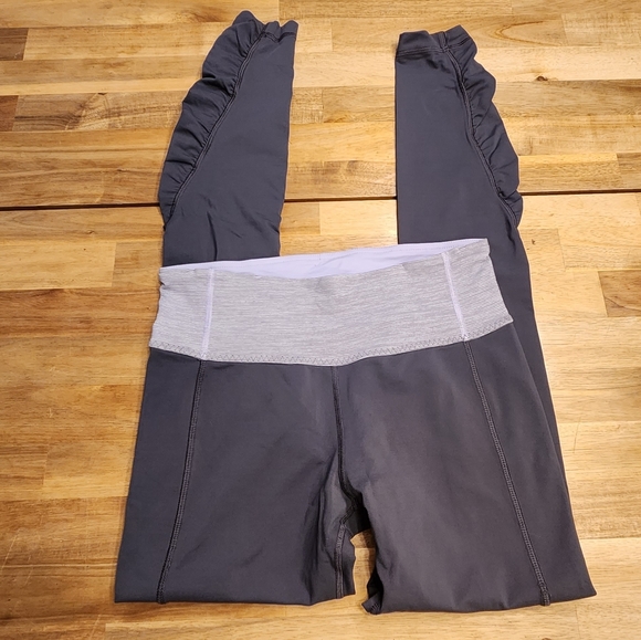 (6) lululemon Run: Full Tilt Tights Coal and Lavender wee stripe - Picture 4 of 5